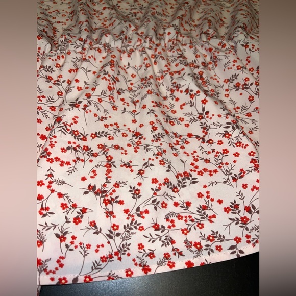 SHEIN Curve Light Pink V-Neck Cinched waist Floral Blouse Size 3XL NWOT - Picture 3 of 6